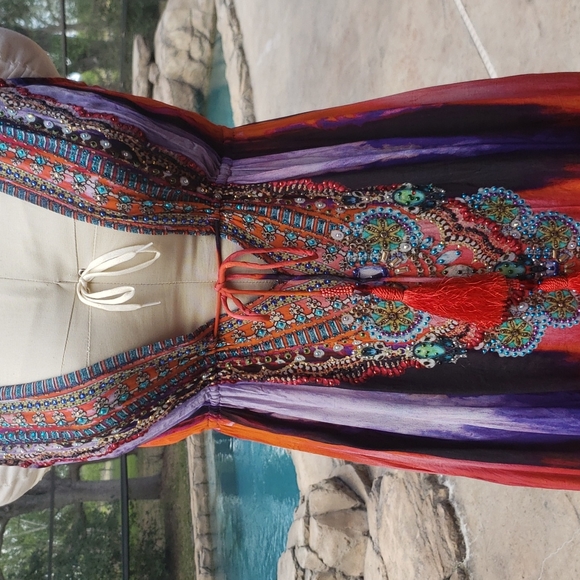 Exquisite Shahida Parides silk resort wear beaded dress - Picture 3 of 11